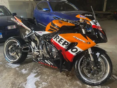 1000 Rr (2007)