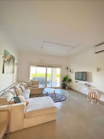شاليه للبيع Fully finished فيLa vista Ras Elhekma وباقساط متساوية