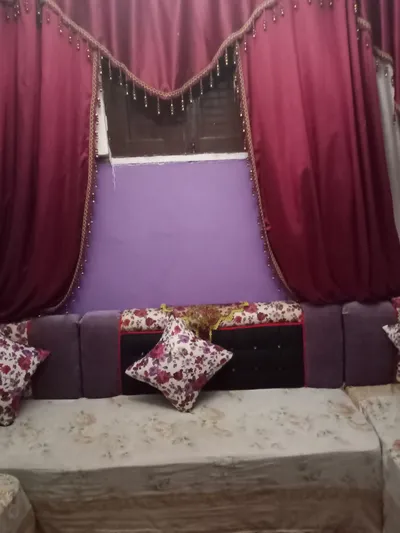 منزل دور ارضي تشطيب كامل دور تاني واقف سقف خشب