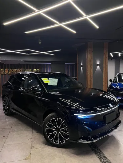 Mercedes Benz GLE-Class 2025
