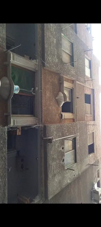 بيت بيت مكون من خمس ادوار