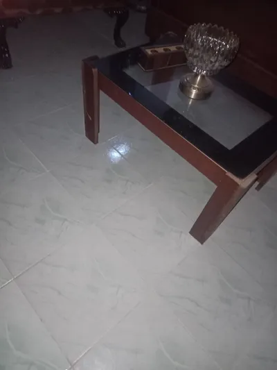 انتريه كنبه 3 وكنبه 2 و2 باجير وترابيزة 