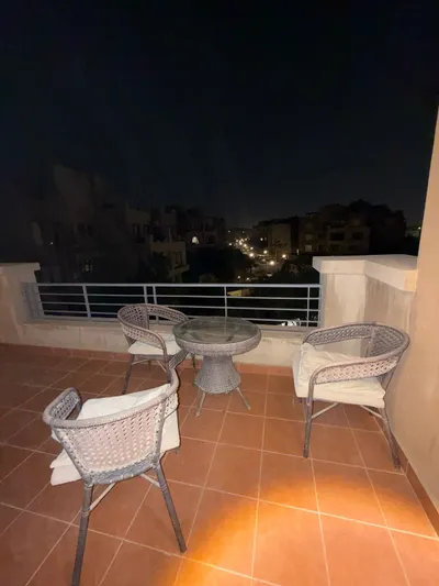 متاح للايجار شقه بأفخم كمبوند الشيخ زايد 