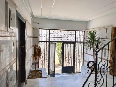 شقه بمنطقه الانتر بموقع وسعر متميزين 