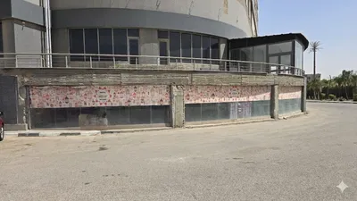 وحدة تجارية نادرة بواجهة رئيسية- الميراج مول التجمع الأول