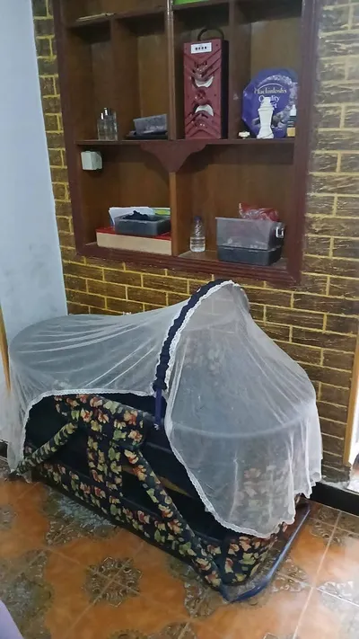سرير وعربية للبيبي للبيع