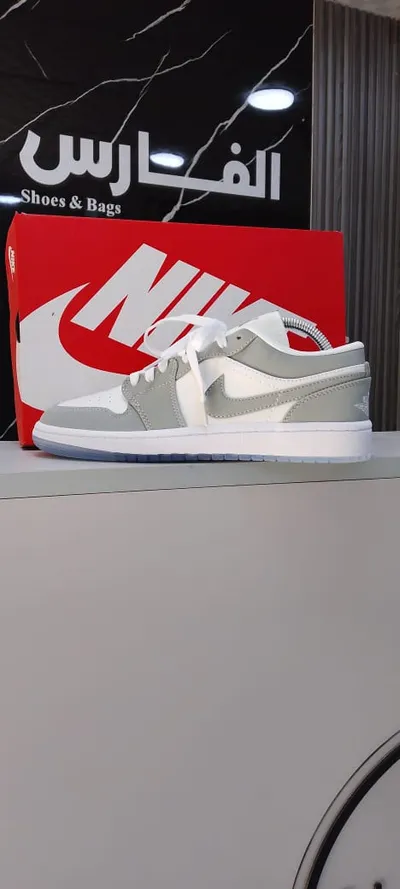 كوتشى Air Jordan فلات جراى للرجال