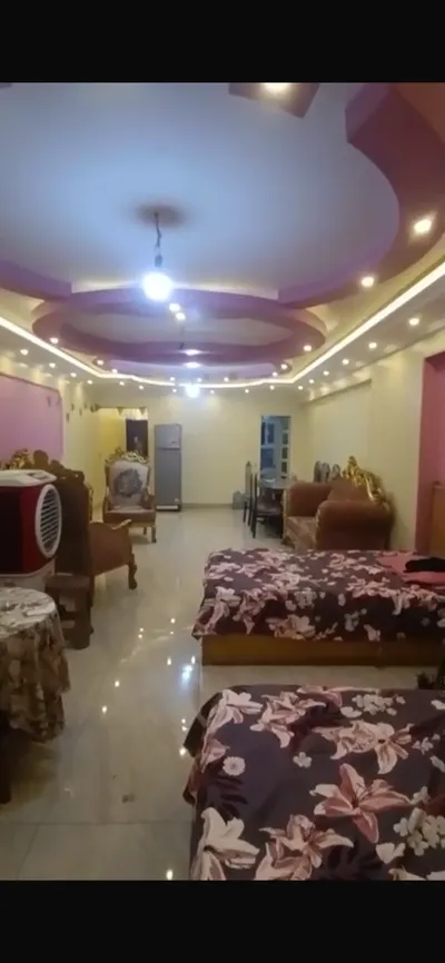 شقه للبيع بشارع الملكه فيصل