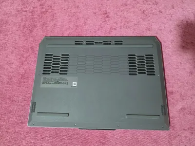Lenovo LOQ 15IRX10 Intel Core i7-14700HX - RTX 5060 8GB
