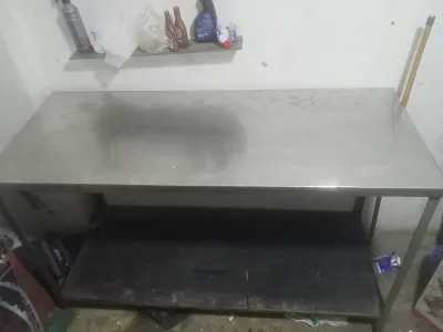 للبيع طرابيزة استلس ف حديد