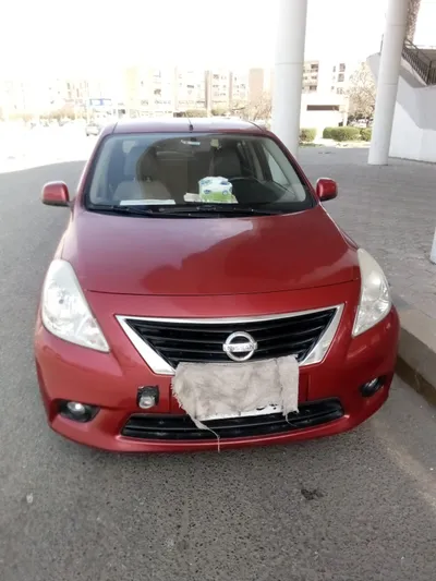 Nissan Sunny 2015
