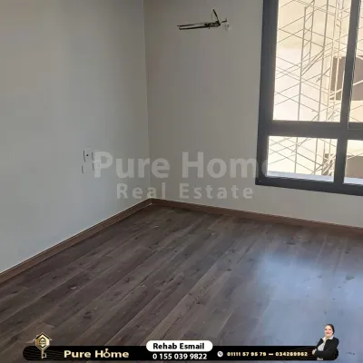 شقة للايجار - سموحة - كمباوند سكاي لاين