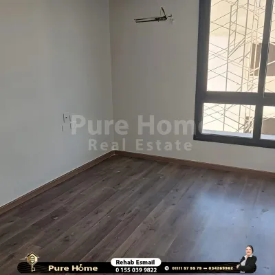 شقة للايجار - سموحة - كمباوند سكاي لاين
