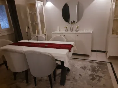 تربيزه سفره و ٦ كراسي فقط للبيع عموله