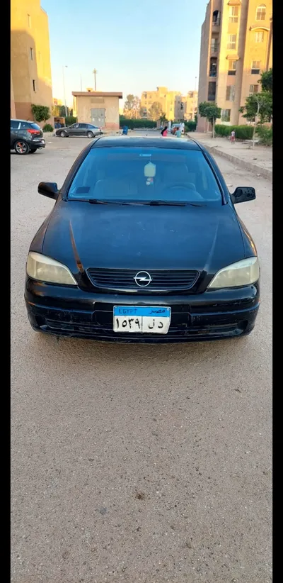 اوبل استرا 2001