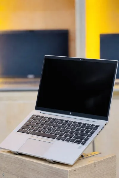 hp 845 g8 