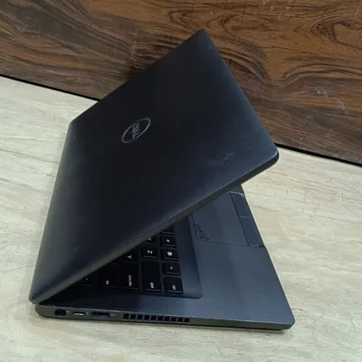 لاب توب بشاشة تاتش من شركة dell 5400