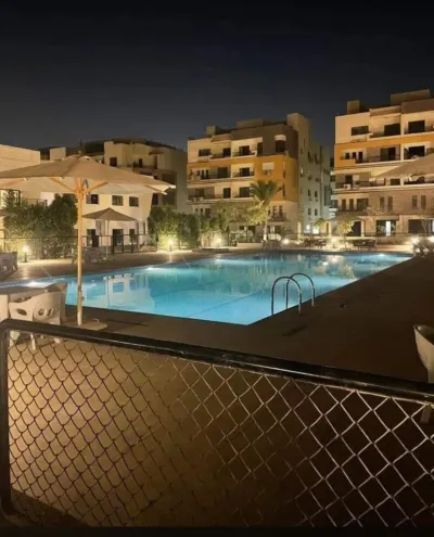 وحدة سكنية بكمبوند تالة نصف تشطيب ١٨٠ متر