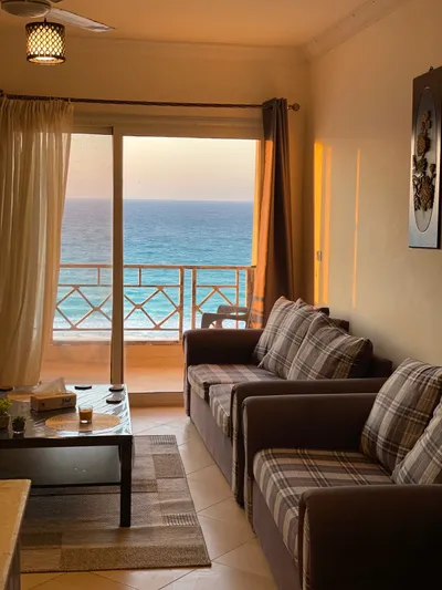 شاليه صف اول علي البحر بكمبوند اماراتس هايتس
