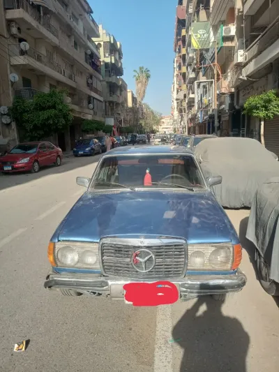 مرسيدس بنز الفئه e 1979