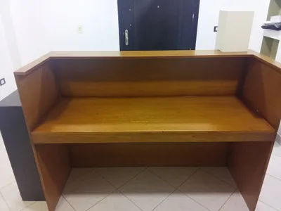 مكتب استقبال مستعمل بحاله جيده جدا 2متر *70