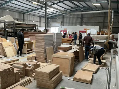 مطلوب شباب عمال لمصنع اثاث بالعبور 
