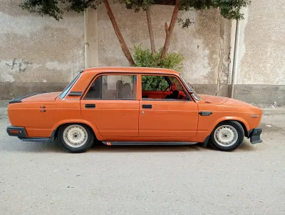 لادا 2105 1984