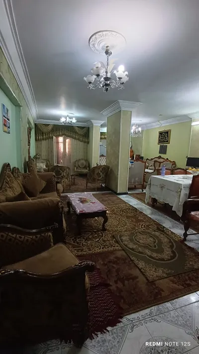 شقه بشارع جمال عبد الناصر 