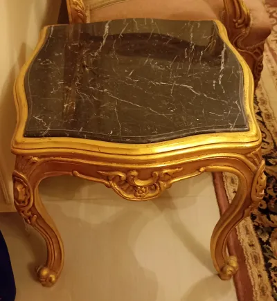 ترابيزات رخام وكراسى انتيك 
