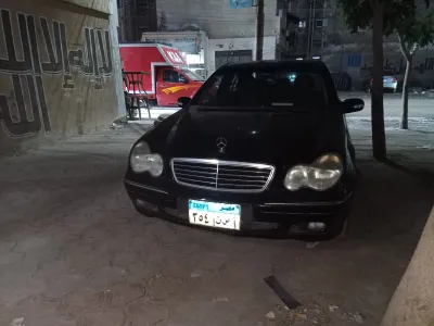 مرسيدس بنز الفئه c 2002