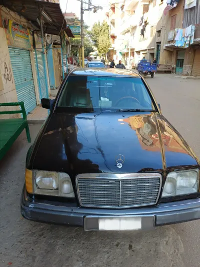 مرسيدس بنز الفئه e 1988