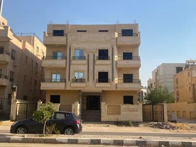شقه للبيع بالتجمع الاول