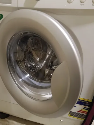 غسالة ملابس LG بحالة جيده جدا 7 كيلو
