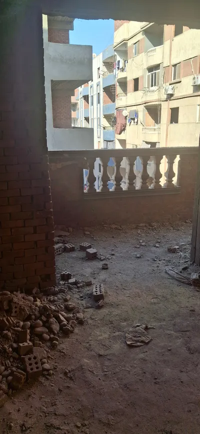 Apartment for sale in Gesr Al Suez