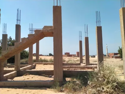 أرض لقطه للبيع مبنية اعمده 