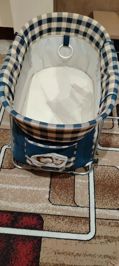 سرير بيبي حديد 