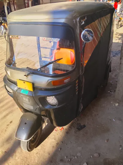 توك توك بجاج هندي موديل 2015