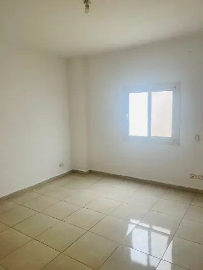 للبيع باللوتس الجنوبيه
