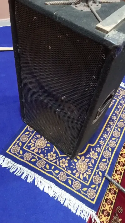 بور مصري وسماعة و2 مايك وحامل مزدوج للمايك 