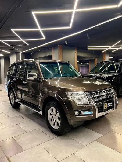 Mitsubishi Pajero 2021