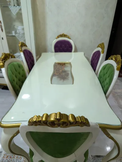 ترابيزة سفرة و٦ كراسى