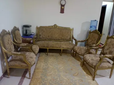 شقة للبيع علي الشارع الجديد 