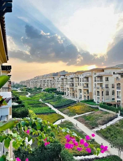 شقه بروف استلام فوري بمساحه 275م داخل كمبوند stone residence