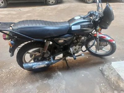 Bajaj Boxer BM150 2016
