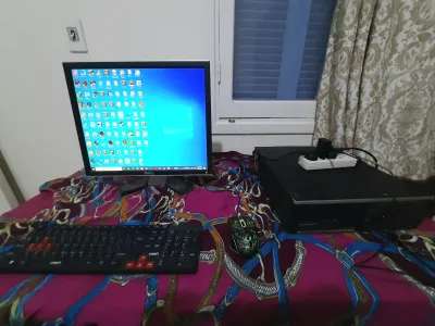 جهاز كمبيوتر HP استعمال خفيف ينفع للشغل والالعاب للبيع