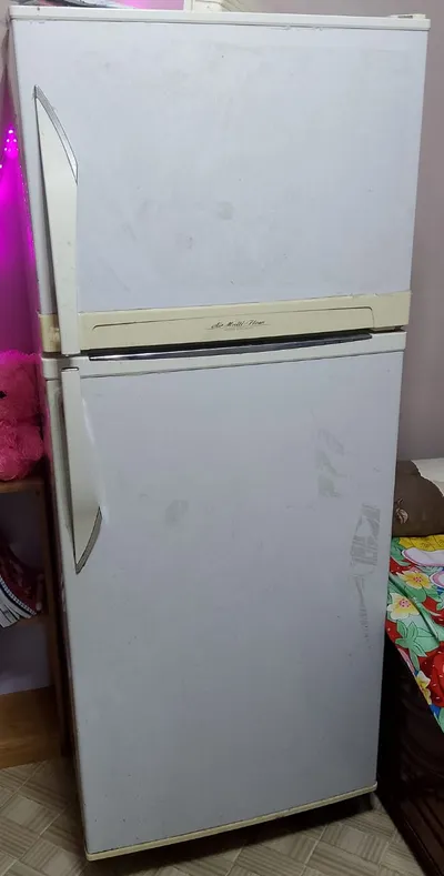 ثلاجه للبيع