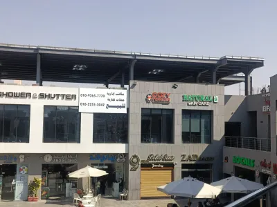 عياده طبيه للايجار المرحله الثانيه من مولthe market