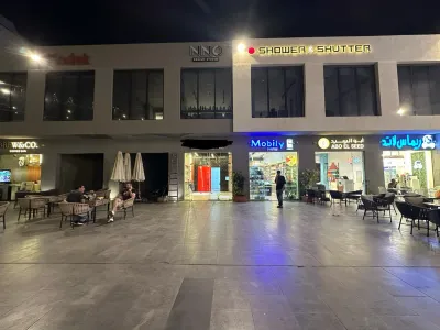 للايجار محل تجاري في المرحله الثانيه في مول شغال بالفعل 