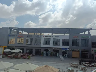 استثمر في محل على البلازا مباشرة بمساحة 56 متر market mall