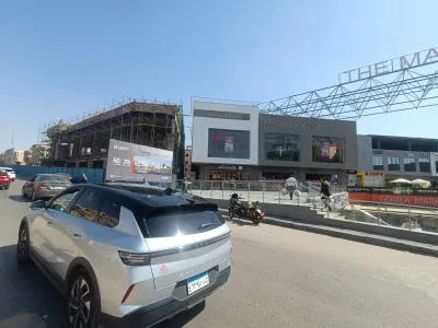 للبيع محل تجاري في اقوي المولات التجاريه قاهره الجديده 